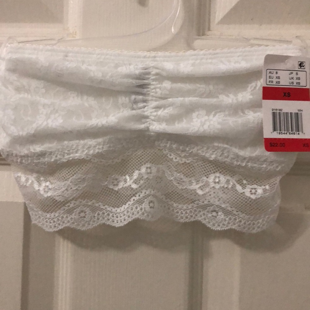 b. Temptd Lace Kiss Sheer Lace Bandeau 9 Night - Picture 4 of 5